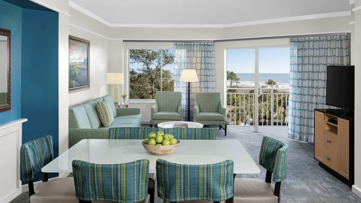 Marriott's Grande Ocean dining area overlooing the water at one of the best luxury Hilton Head resorts.jpg